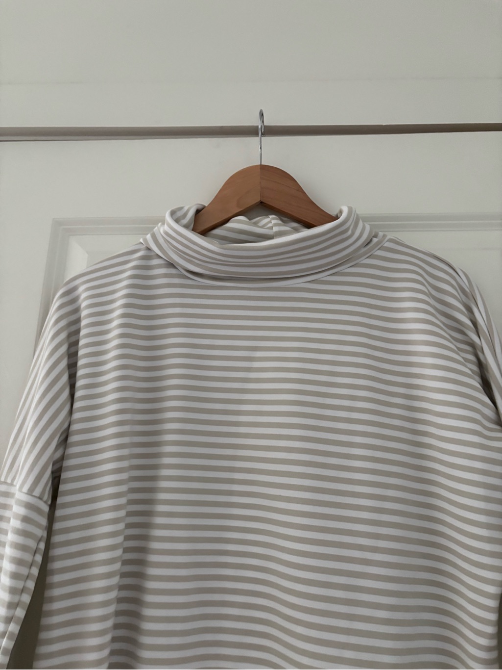 Oiselle One Mile Striped Turtleneck Pullover Top Neutral Running Drop Shoulder — image 5 of 8